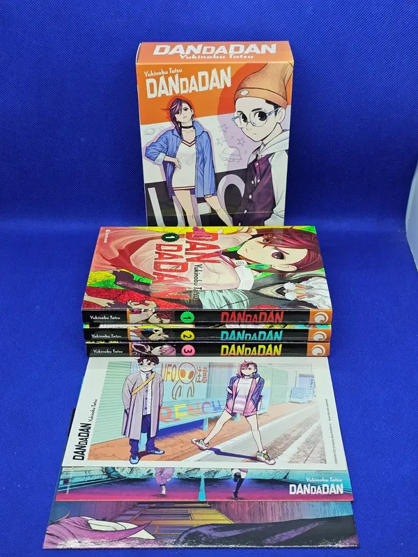 Dandadan Coffret Tomes 1 à 3 Avec 3 Cartes Postales Crunchyroll 2023