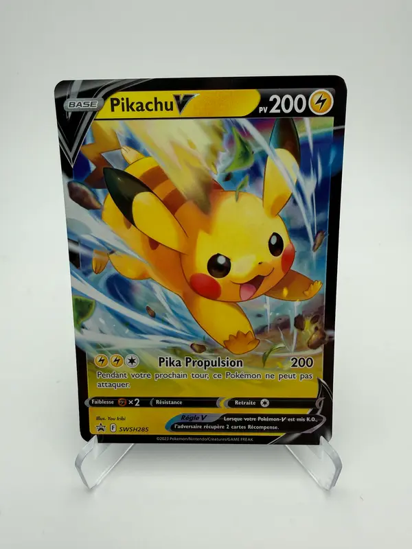 Pikachu V SWSH285 – Promo Black Star Épée et Bouclier – FR – État Très Bon – Carte Pokémon