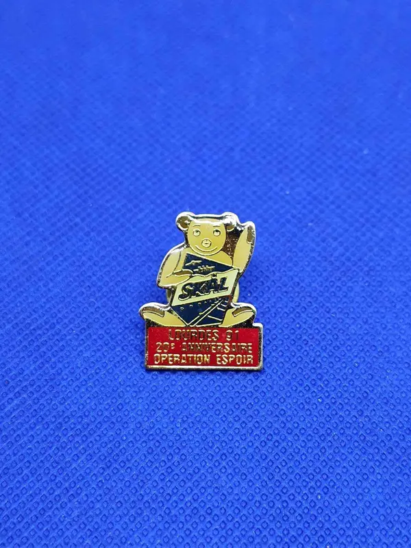 Pin’s SKAL Lourdes 91 20e anniversaire Opération Espoir 1991 vintage