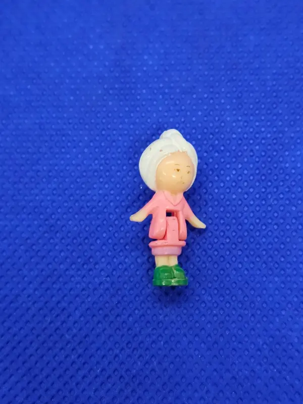 Polly Pocket Pixie White Towel Bluebird 1991 Figurine Beauty Case