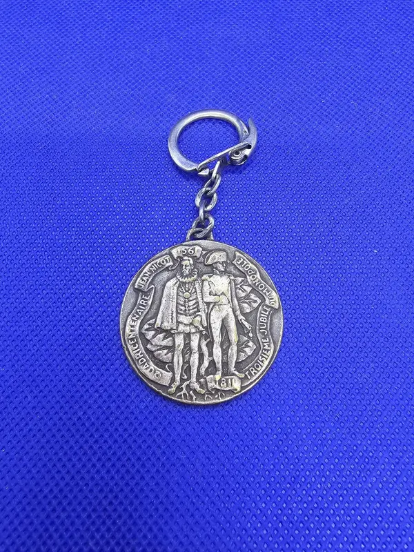 Porte‑clés vintage 1961 Année Mémoriale du Tabac Jean Nicot – Copocléphilie