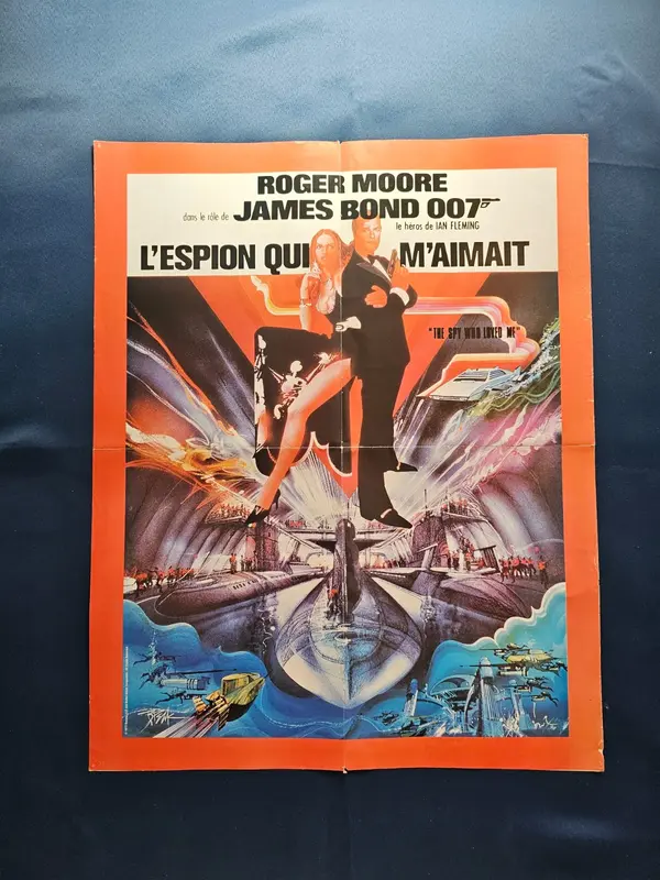 Poster James Bond 007 Espion qui m’aimait Homme au pistolet d’or Roger Moore Uni
