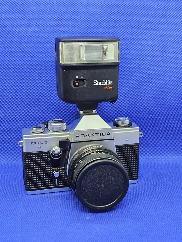 Praktica MTL 3 Appareil Photo Argentique Pentacon 50mm f1.8 Starblitz 160A Vinta